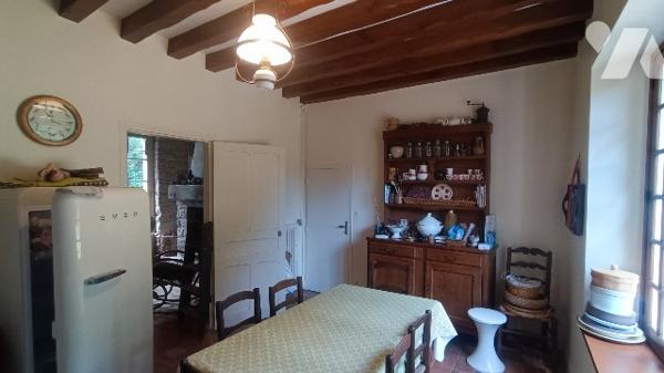 Lorrez-le-Bocage, maison à rafraichir de 141 m², 6  pièces, garage, chaufferie,  1200 m² de jardin.
