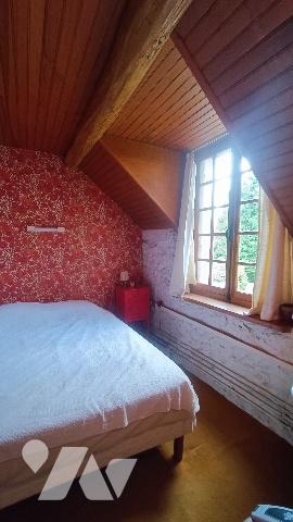 Lorrez-le-Bocage, maison à rafraichir de 141 m², 6  pièces, garage, chaufferie,  1200 m² de jardin.