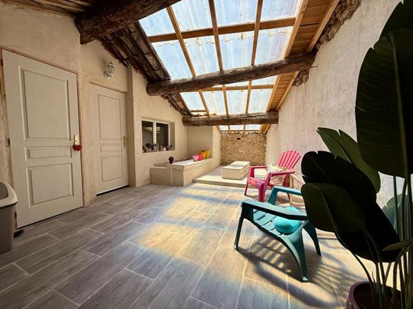 Maison avec appartement, garage et cour à Puisserguier