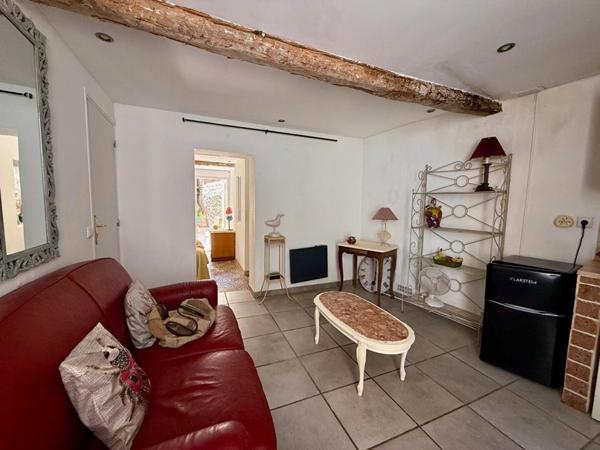 Maison avec appartement, garage et cour à Puisserguier