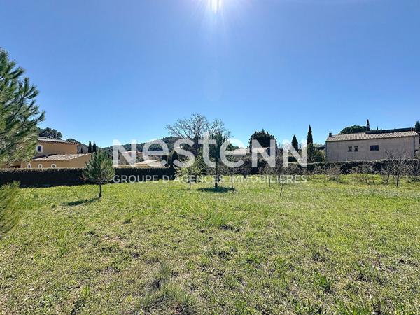 A VENDRE TERRAIN CONSTRUCTIBLE 700 m² LORGUES PROCHE VILLAGE