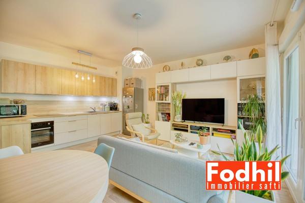 Appartement 3 pièces 66 m² avec terrasses- jardin de 70 m² et un parking.