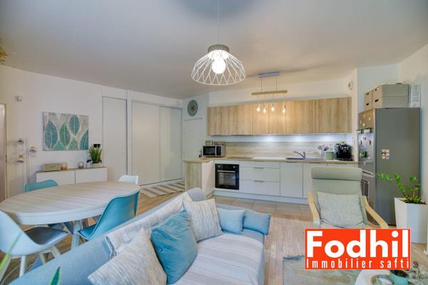 Appartement 3 pièces 66 m² avec terrasses- jardin de 70 m² et un parking.