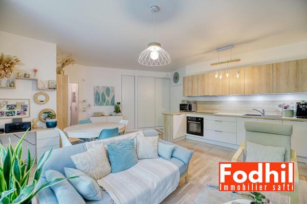 Appartement 3 pièces 66 m² avec terrasses- jardin de 70 m² et un parking.