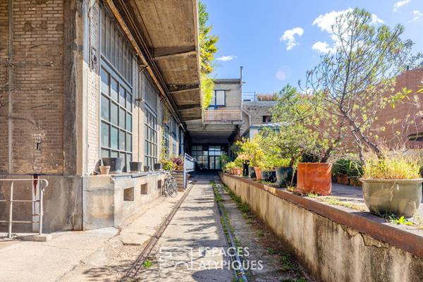 Grand loft sur trois niveaux avec espace bien-être et salle de cinéma à Argenteuil