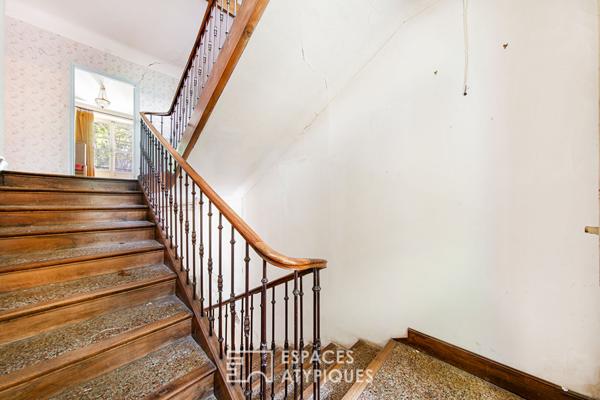 Domaine somptueux de 2,5 hectares et ses bâtisses du 19e siècle à réhabiliter