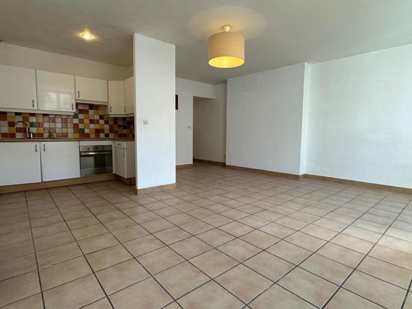 Appartement T3 63m2 rue Nationale Villefranche-sur-Saône (69400)