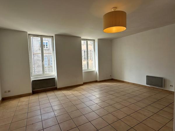Appartement T3 63m2 rue Nationale Villefranche-sur-Saône (69400)