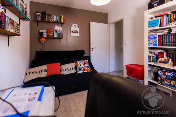 Vente                                                      Maison
                        
                     4 pièces                      87 m2                     à Parentis-en-Born
