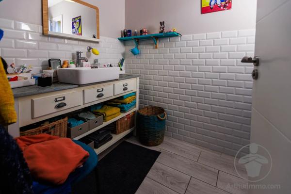 Vente                                                      Maison
                        
                     4 pièces                      87 m2                     à Parentis-en-Born