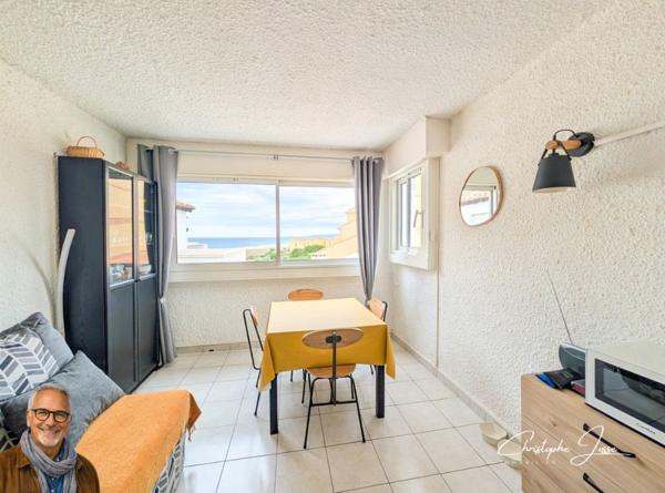 Appartement avec loggia vue mer et parking privé