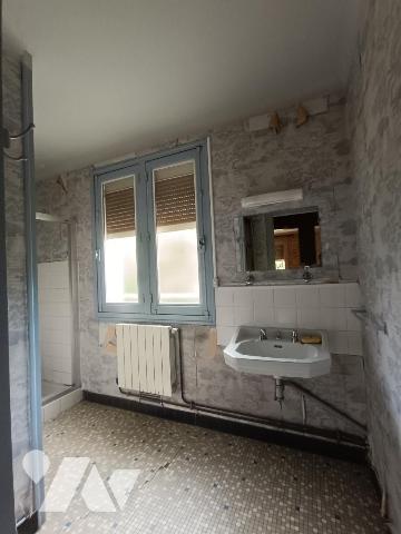 CANDÉ MAISON A ETAGES - 3 CHAMBRES - PARCELLE 749 m²