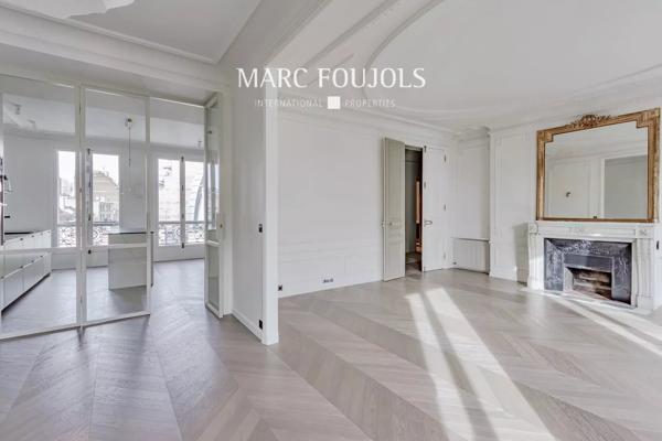 PARIS XVI Trocadéro / Boissière – Elégant appartement avec vue