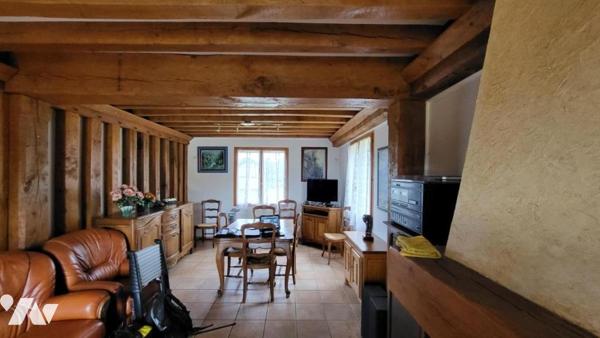 Pavillon de plain-pied sur 2130 m² de terrain plat