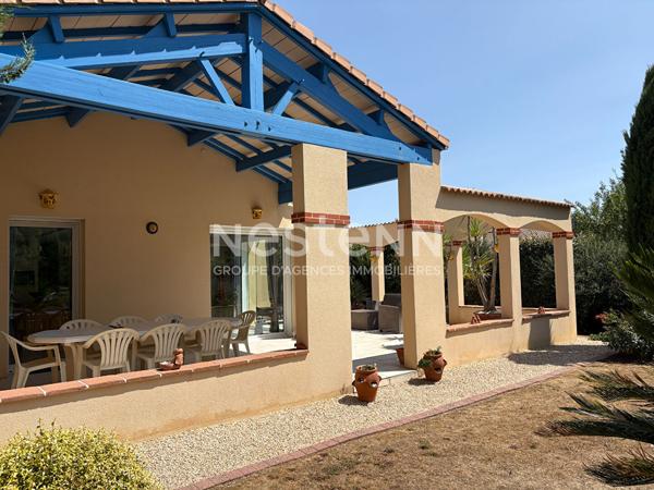 Maison de style Provençal d'Exception à La Chapelle Saint Laurent de 192 m² habitable