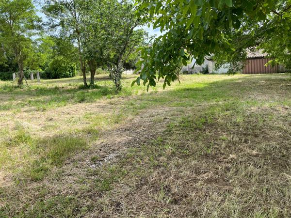 Terrain à vendre de 4 360 m² constructibles LE FOUILLOUX (17)