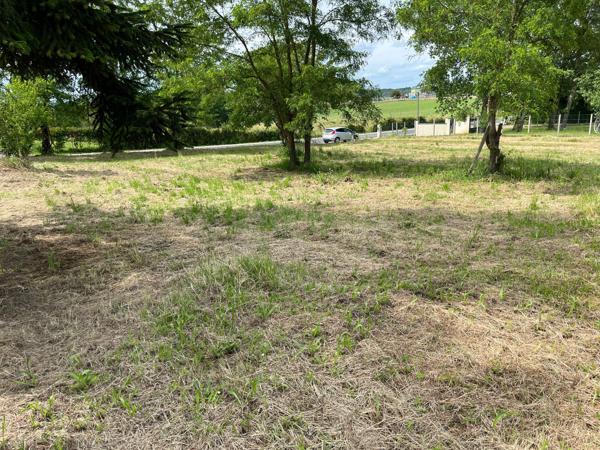 Terrain à vendre de 4 360 m² constructibles LE FOUILLOUX (17)