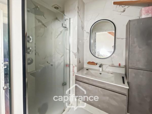 Maison contemporaine lumineuse de 160 m² avec piscine et fort potentiel