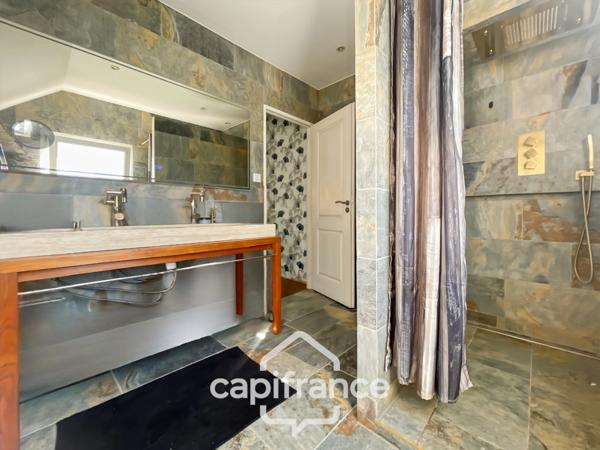 Maison contemporaine lumineuse de 160 m² avec piscine et fort potentiel