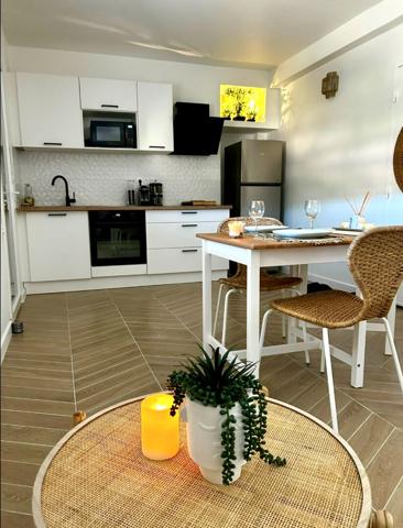 Appartement La Ciotat T1 dernier étage, idéal investisseur à 250m de la plage Lumière.