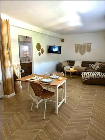 Appartement La Ciotat T1 dernier étage, idéal investisseur à 250m de la plage Lumière.