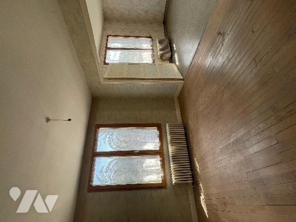 2025-00233 AGREABLE MAISON DE VILLAGE SUR SOUS-SOL - CREUE