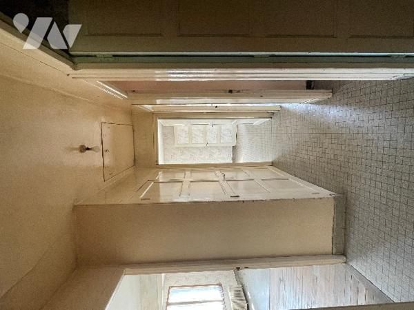 2025-00233 AGREABLE MAISON DE VILLAGE SUR SOUS-SOL - CREUE