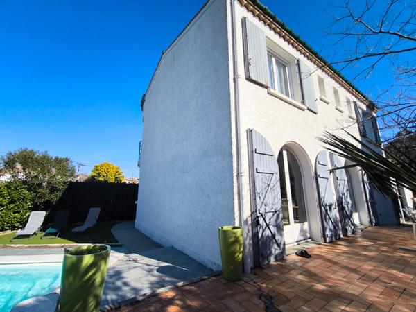 TRÈBES maison 4 faces 160 m² rénovée 5 chambres piscine chauffée garage 50 m² proche commerces