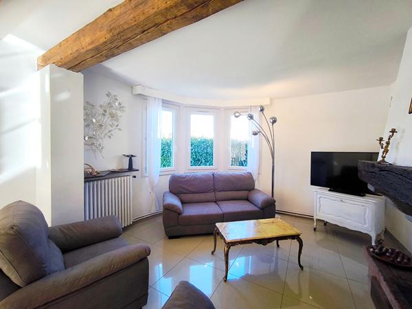 TRÈBES maison 4 faces 160 m² rénovée 5 chambres piscine chauffée garage 50 m² proche commerces