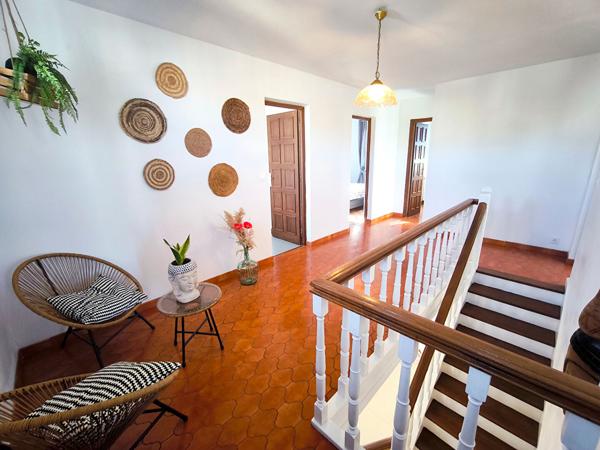 TRÈBES maison 4 faces 160 m² rénovée 5 chambres piscine chauffée garage 50 m² proche commerces