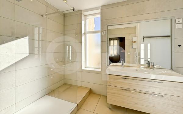 Maison à vendre    5 pièces •  La Crau