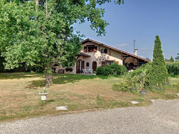 Maison Eysines 6 pièce(s) 1574 m²