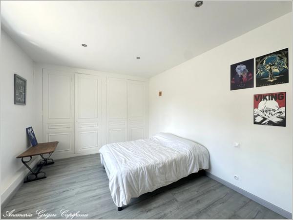 Propriété: maison de 120 m², 3 chambres, 150 m² de dépendances, terrain clos 2810 m² à 8 min de Chartres