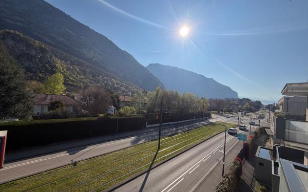 Appartement à vendre    3 pièces • 61 m2 Fontanil-Cornillon