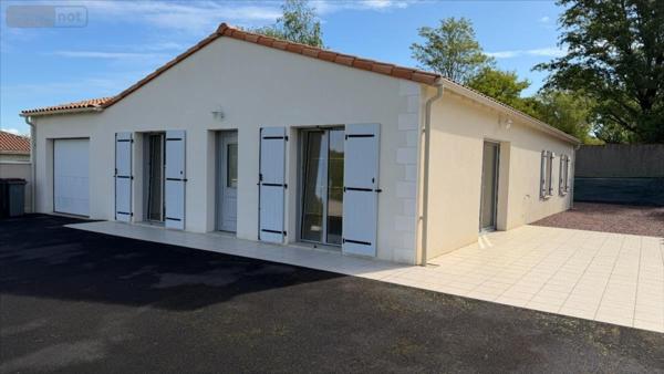 Maison individuelle à vendre à Niort dans les Deux-Sèvres (79000), ref : 79066-1094210