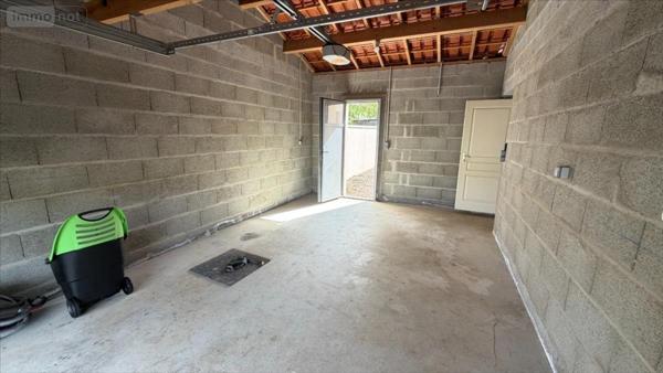 Maison individuelle à vendre à Niort dans les Deux-Sèvres (79000), ref : 79066-1094210