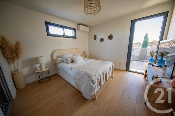 Maison à vendre  7 pièces - 198,44 m 2   ST MEDARD EN JALLES  - 33