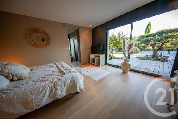 Maison à vendre  7 pièces - 198,44 m 2   ST MEDARD EN JALLES  - 33