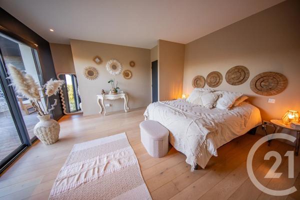 Maison à vendre  7 pièces - 198,44 m 2   ST MEDARD EN JALLES  - 33