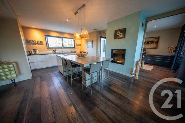 Maison à vendre  7 pièces - 198,44 m 2   ST MEDARD EN JALLES  - 33
