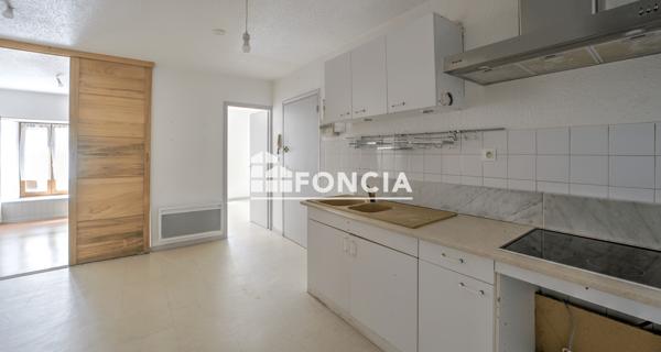 À vendre Immeuble 146.23 m² - Valserhône 01200