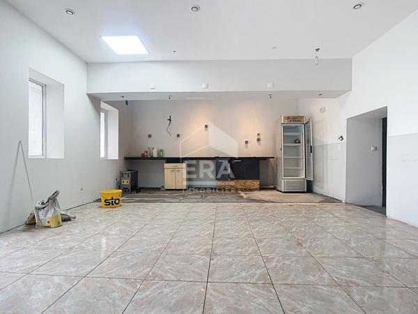 A VENDRE MARSEILLE 13014 LE CANET LOCAUX COMMERCIAUX APPARTEMENTS T2 T3 ZONE FRANCHE