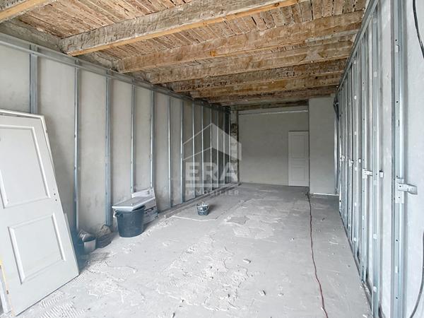 A VENDRE MARSEILLE 13014 LE CANET LOCAUX COMMERCIAUX APPARTEMENTS T2 T3 ZONE FRANCHE