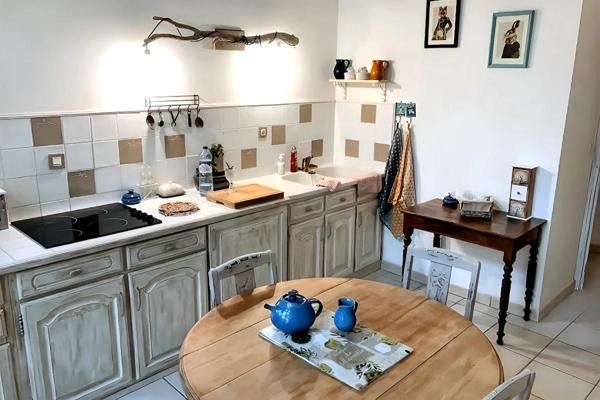 Appartement Uzès 3 pièce(s) 634m2, hôtel Dampmartin 1 er étage