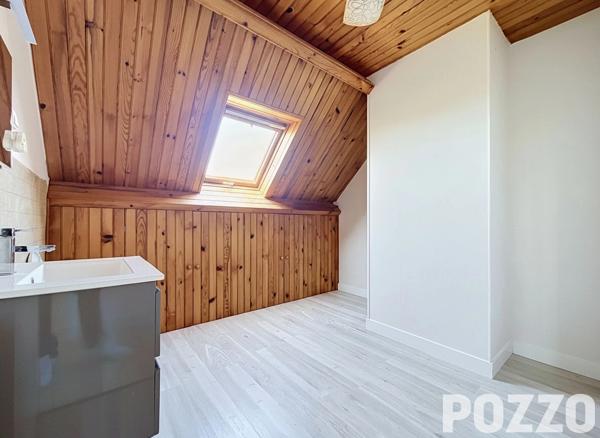 A VENDRE - MAISON FAMILIALE AVEC 5 CH - 155M² -1745m² de terrain - CONDÉ SUR VIRE (50890) CONDE SUR VIRE