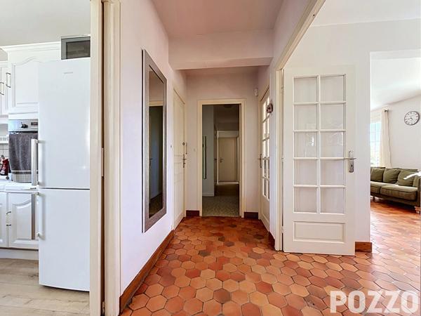 A VENDRE - MAISON FAMILIALE AVEC 5 CH - 155M² -1745m² de terrain - CONDÉ SUR VIRE (50890) CONDE SUR VIRE