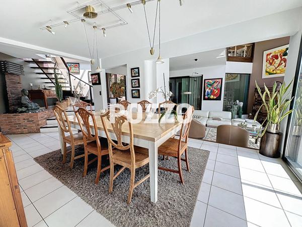A Vendre - AVRANCHES - Maison 7 pièce(s) 300 m² - Parc paysager - Piscine - Garage AVRANCHES