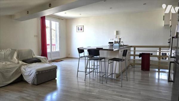 2 chambres, grand séjour, garage, balcon