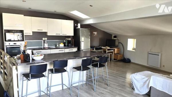 2 chambres, grand séjour, garage, balcon