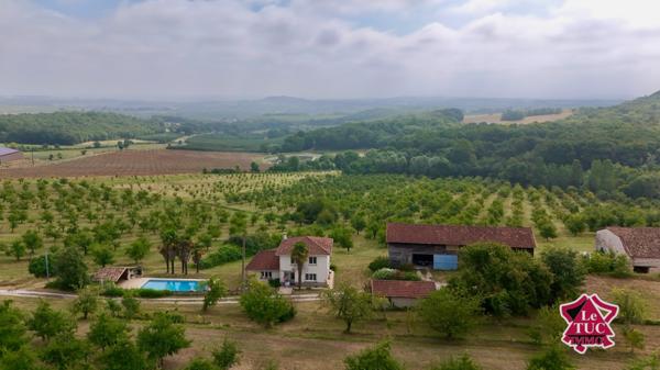 Ancienne ferme avec grange, dépendances et piscine Castelnaud-de-Gratecambe (47290)